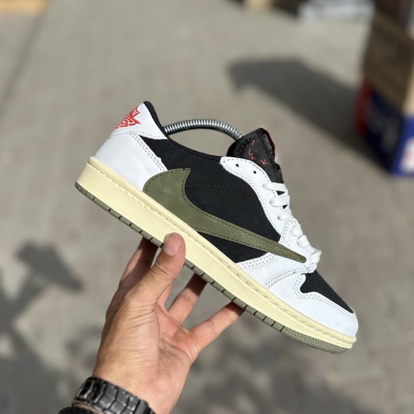 Travis Olive کد (1053)