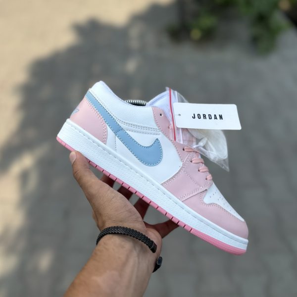 Jordan 1 صورتی آراکس کد(1358)