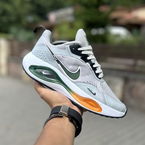 Nike rale طوسی