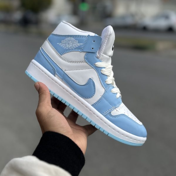 Jordan ساقدار زنونه آف آبی سفید