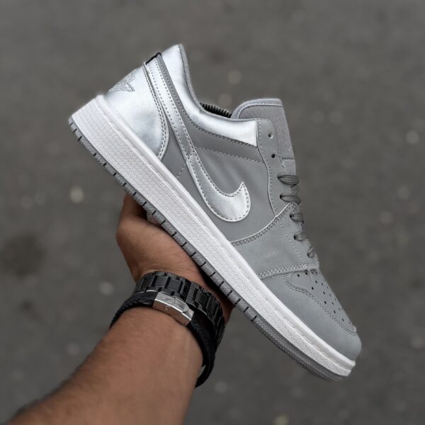Jordan 1 بدون ساق نقره ای اقتصادی