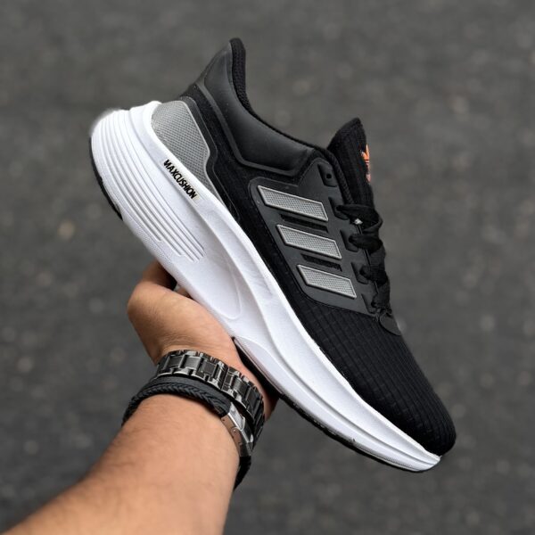 Adidas زیر فی (همکار)